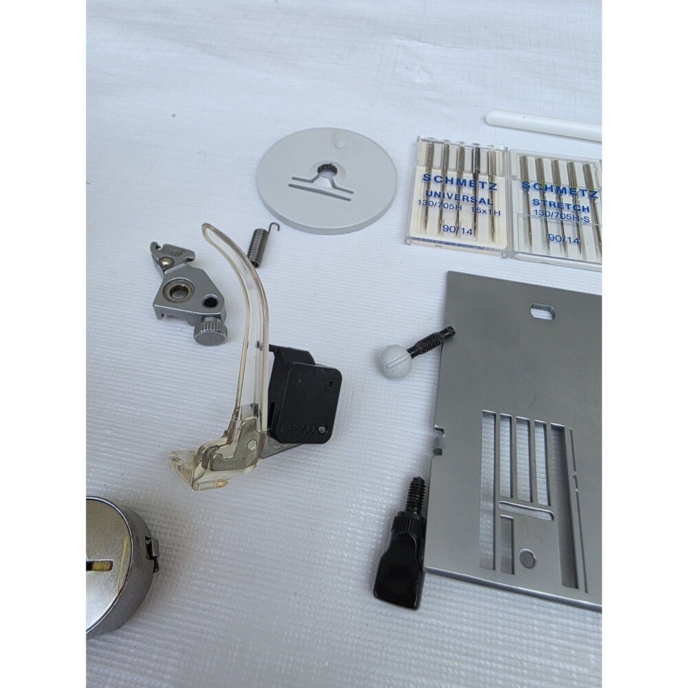 PFAFF Creative 1473 CD Parts Lot Presser Feet Bobbin Case Needle Plate - Picture 11 of 16